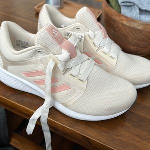 NWT Adidas edge Lux 4 beige with pink stripes size 8